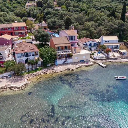Nikos Seaside 3 Апартаменты